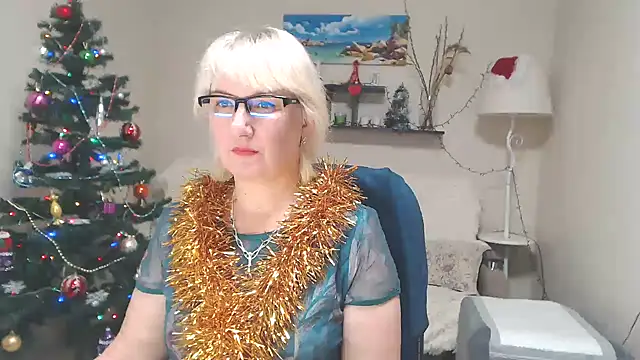 Snapshot of FleurMays chatting on 28, 12, 2024 FleurMays online show from 28, 12, 2024