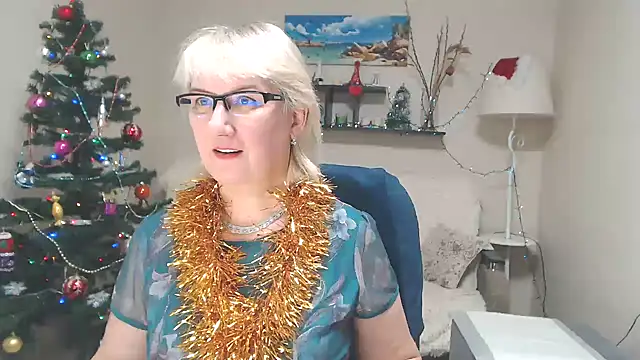 Snapshot of FleurMays chatting on 29, 12, 2024 FleurMays online show from 29, 12, 2024