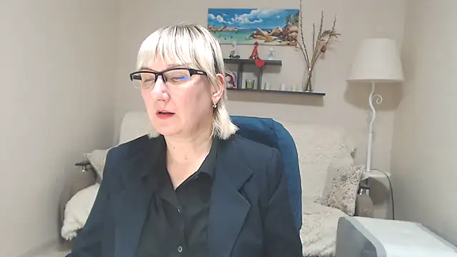 Snapshot of FleurMays chatting on 6, 2, 2025 FleurMays online show from 6, 2, 2025