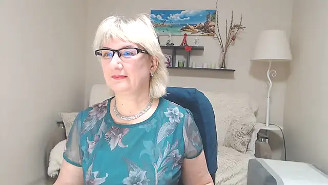 Snapshot of FleurMays chatting on 8, 2, 2025 FleurMays online show from 8, 2, 2025