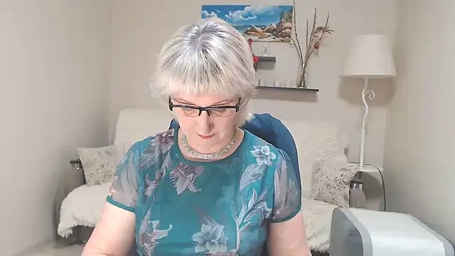 Snapshot of FleurMays chatting on 9, 2, 2025 FleurMays online show from 9, 2, 2025