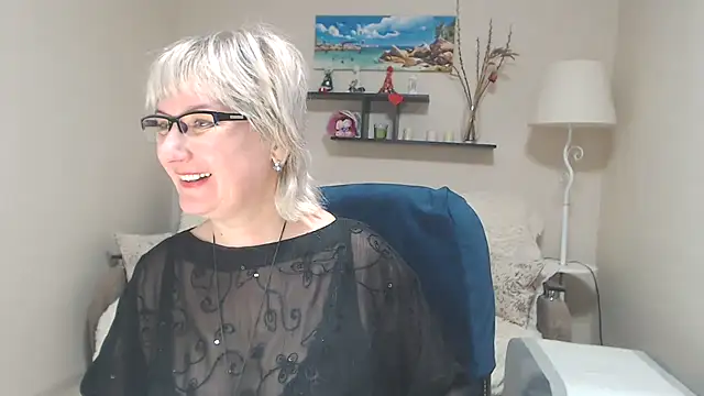 Snapshot of FleurMays chatting on 10, 2, 2025 FleurMays online show from 10, 2, 2025