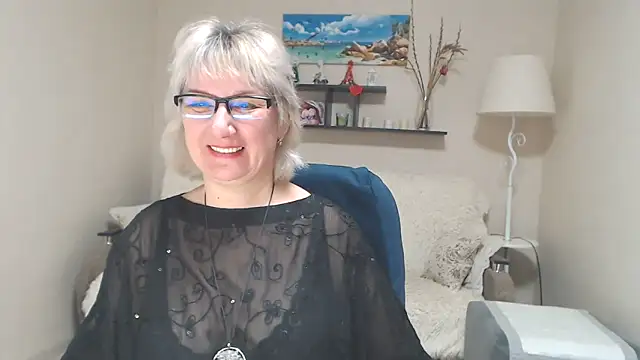 Snapshot of FleurMays chatting on 11, 2, 2025 FleurMays online show from 11, 2, 2025