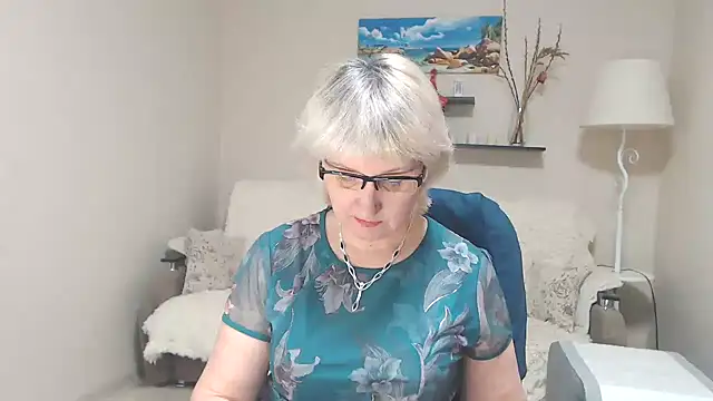 Snapshot of FleurMays chatting on 20, 2, 2025 FleurMays online show from 20, 2, 2025