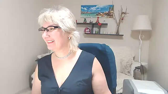 Snapshot of FleurMays chatting on 22, 2, 2025 FleurMays online show from 22, 2, 2025