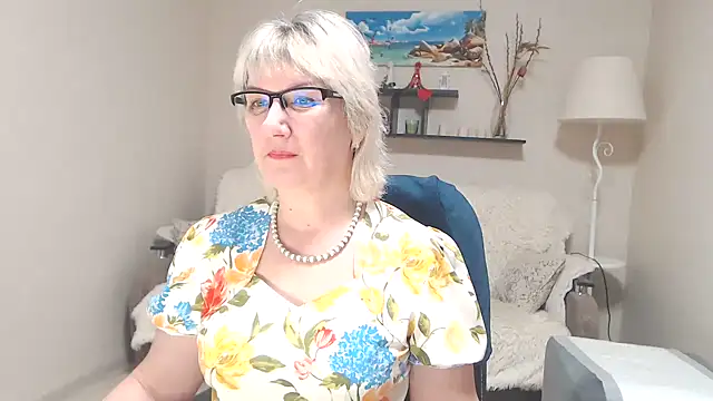 Snapshot of FleurMays chatting on 25, 2, 2025 FleurMays online show from 25, 2, 2025