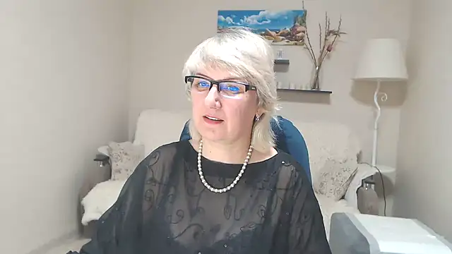 Snapshot of FleurMays chatting on 25, 2, 2025 FleurMays online show from 25, 2, 2025