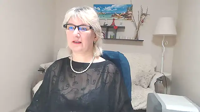 Snapshot of FleurMays chatting on 26, 2, 2025 FleurMays online show from 26, 2, 2025