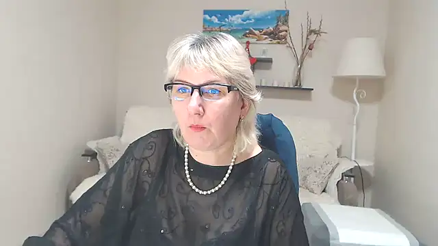 Snapshot of FleurMays chatting on 26, 2, 2025 FleurMays online show from 26, 2, 2025