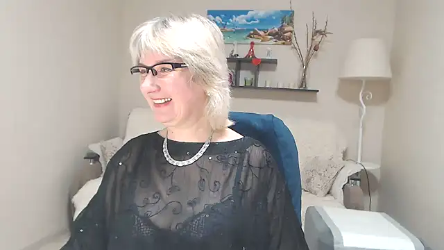 Snapshot of FleurMays chatting on 27, 2, 2025 FleurMays online show from 27, 2, 2025