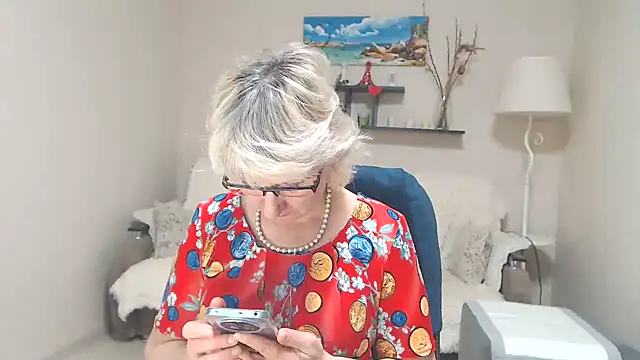 Snapshot of FleurMays chatting on 28, 2, 2025 FleurMays online show from 28, 2, 2025