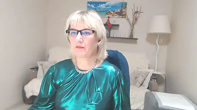 Snapshot of FleurMays chatting on 5, 3, 2025 FleurMays online show from 5, 3, 2025