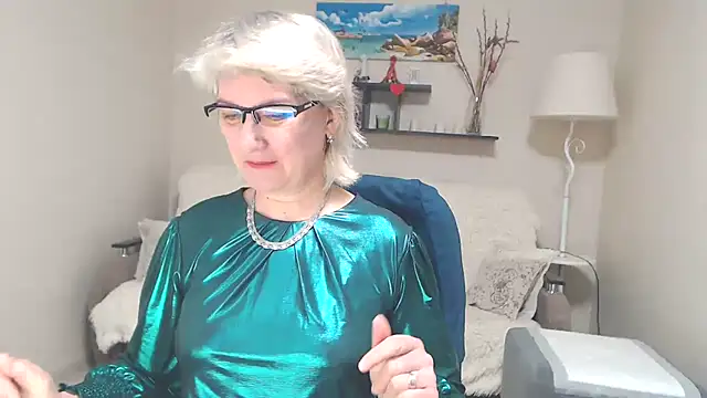 Snapshot of FleurMays chatting on 6, 3, 2025 FleurMays online show from 6, 3, 2025