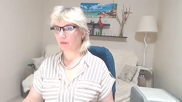 Snapshot of FleurMays chatting on 7, 3, 2025 FleurMays online show from 7, 3, 2025