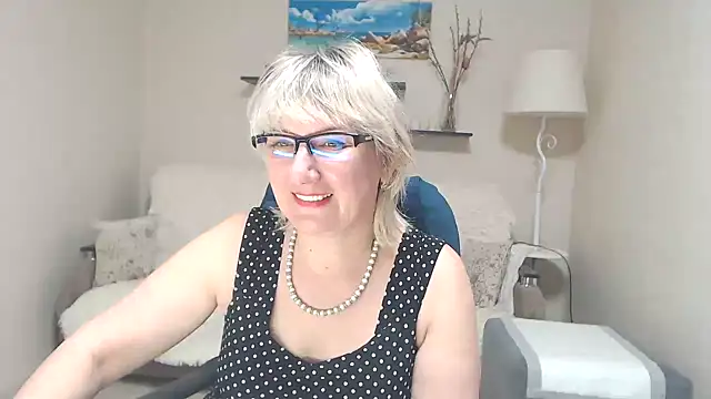 Snapshot of FleurMays chatting on 9, 3, 2025 FleurMays online show from 9, 3, 2025