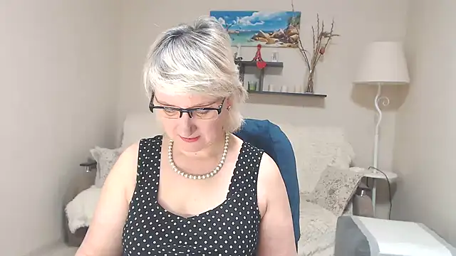 Snapshot of FleurMays chatting on 11, 3, 2025 FleurMays online show from 11, 3, 2025