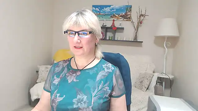 Snapshot of FleurMays chatting on 12, 3, 2025 FleurMays online show from 12, 3, 2025