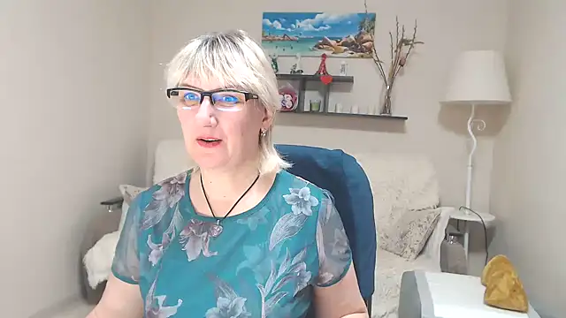 Snapshot of FleurMays chatting on 14, 3, 2025 FleurMays online show from 14, 3, 2025