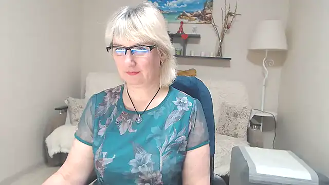 Snapshot of FleurMays chatting on 17, 3, 2025 FleurMays online show from 17, 3, 2025