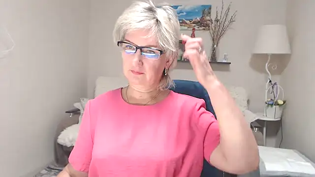 Snapshot of FleurMays chatting on 26, 9, 2025 FleurMays online show from 26, 9, 2025