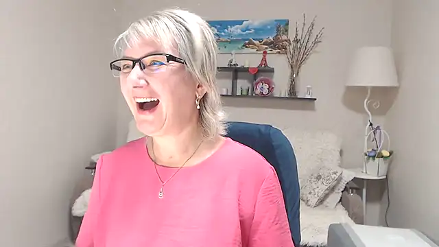 Snapshot of FleurMays chatting on 28, 9, 2025 FleurMays online show from 28, 9, 2025