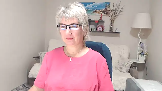 Snapshot of FleurMays chatting on 13, 10, 2025 FleurMays online show from 13, 10, 2025