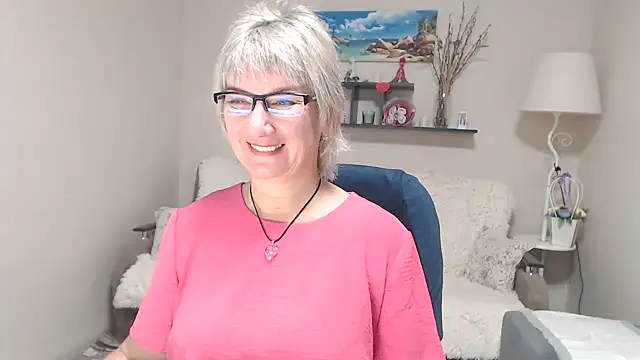 Snapshot of FleurMays chatting on 15, 10, 2025 FleurMays online show from 15, 10, 2025