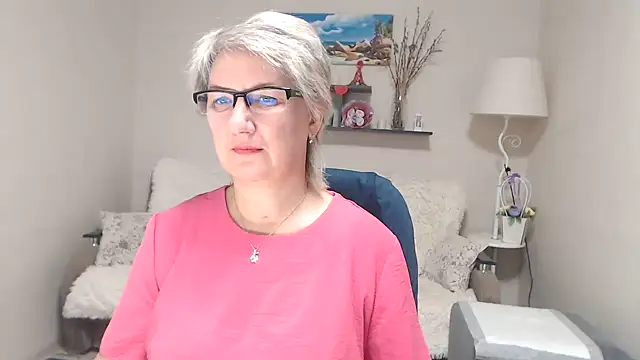 Snapshot of FleurMays chatting on 18, 10, 2025 FleurMays online show from 18, 10, 2025