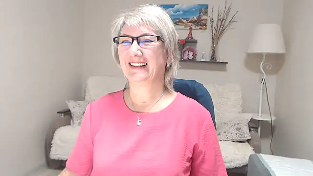 Snapshot of FleurMays chatting on 22, 10, 2025 FleurMays online show from 22, 10, 2025