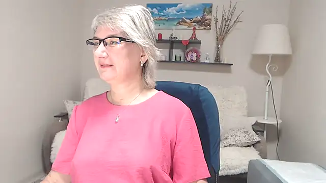 Snapshot of FleurMays chatting on 23, 10, 2025 FleurMays online show from 23, 10, 2025