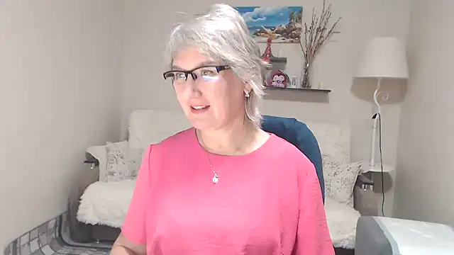 Snapshot of FleurMays chatting on 12, 11, 2025 FleurMays online show from 12, 11, 2025