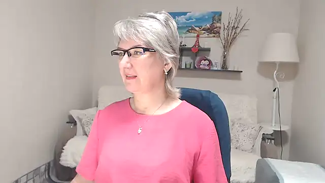 Snapshot of FleurMays chatting on 15, 11, 2025 FleurMays online show from 15, 11, 2025