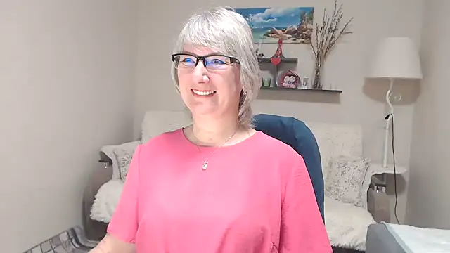 Snapshot of FleurMays chatting on 20, 11, 2025 FleurMays online show from 20, 11, 2025