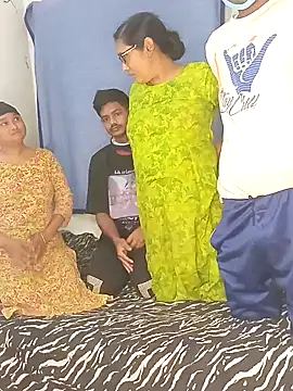 ArishaCouple online show from 28, 1, 2025