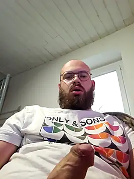 Snapshot of azagoul222 chatting on 24, 11, 2025 azagoul222 online show from 24, 11, 2025