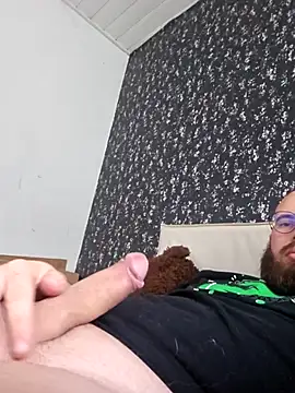 Snapshot of azagoul222 chatting on 25, 11, 2025 azagoul222 online show from 25, 11, 2025