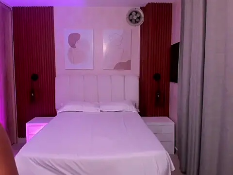 Snapshot of Leah_Sweetie chatting on 20, 10, 2025 Leah Sweetie online show from 20, 10, 2025