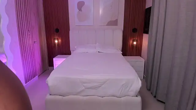 Snapshot of Leah_Sweetie chatting on 21, 10, 2025 Leah Sweetie online show from 21, 10, 2025