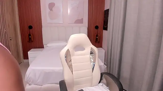 Snapshot of Leah_Sweetie chatting on 29, 10, 2025 Leah Sweetie online show from 29, 10, 2025