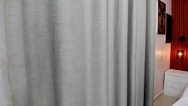 Snapshot of Leah_Sweetie chatting on 12, 11, 2025 Leah Sweetie online show from 12, 11, 2025