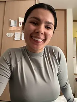 SofiaG  online show from 3, 12, 2024