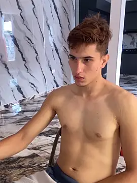 Snapshot of oliver_Lz chatting on 4, 11, 2025 oliver Lz online show from 4, 11, 2025