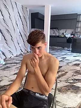 Snapshot of oliver_Lz chatting on 5, 11, 2025 oliver Lz online show from 5, 11, 2025