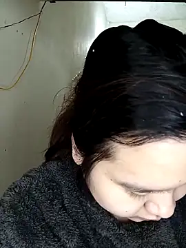 Snapshot of Thomgdee chatting on 28, 11, 2025 Thomgdee online show from 28, 11, 2025