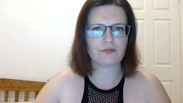 CrimsonMistress online show from 4, 12, 2025