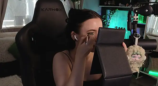 KiraLiLime online show from 16, 11, 2025