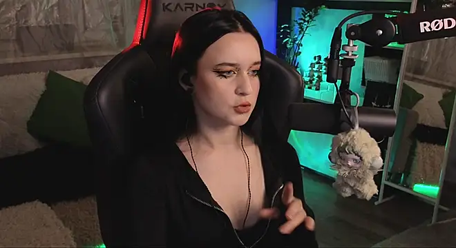 KiraLiLime online show from 29, 11, 2025