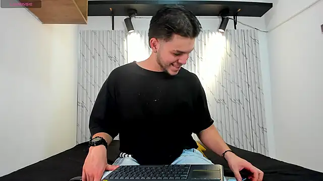 danielclarton1 online show from 2, 1, 2025