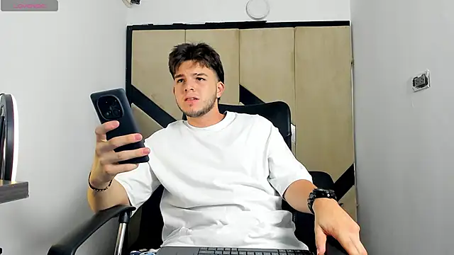 danielclarton1 online show from 28, 1, 2025