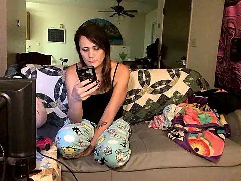 Snapshot of -Purah- chatting on 2, 12, 2024 -Purah- online show from 2, 12, 2024